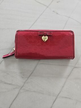 Coach Patent Zip Wallet Iris Bow & Heart